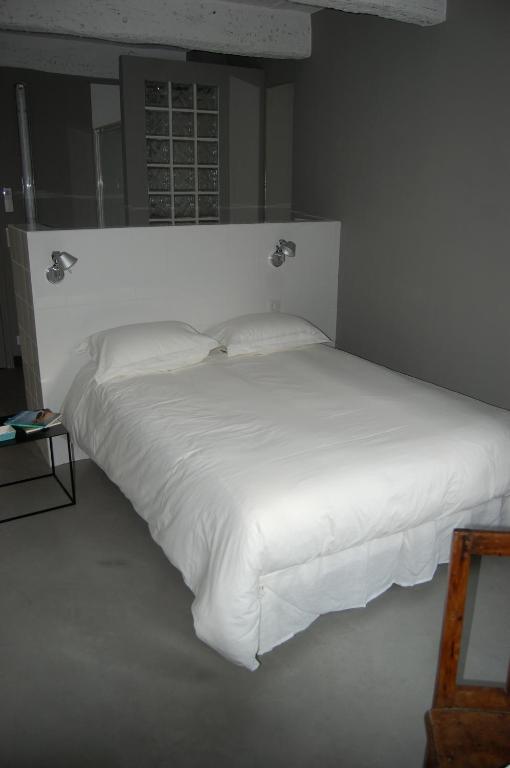 Le 2 Hotel Vence Bilik gambar