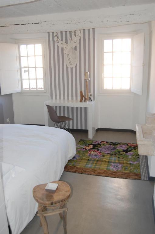 Le 2 Hotel Vence Bilik gambar